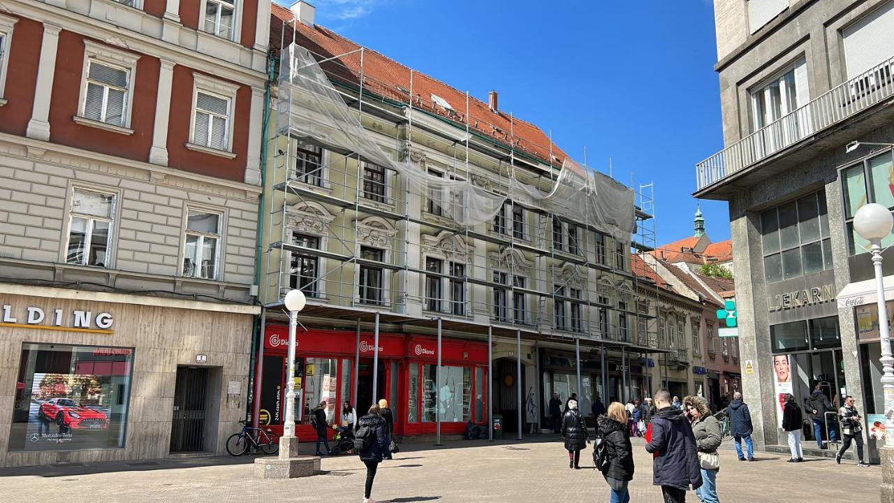Apartamento Green Gallery On A Main Square Zagreb Exterior foto